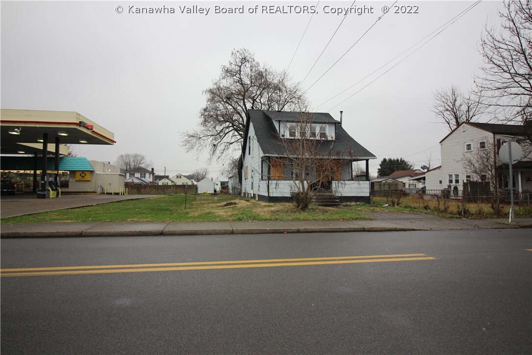Property Photo: 413 16th Street WV 25064