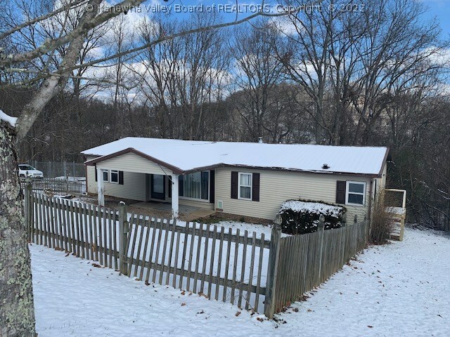 Property Photo: 28 Johnstone Road WV 25309