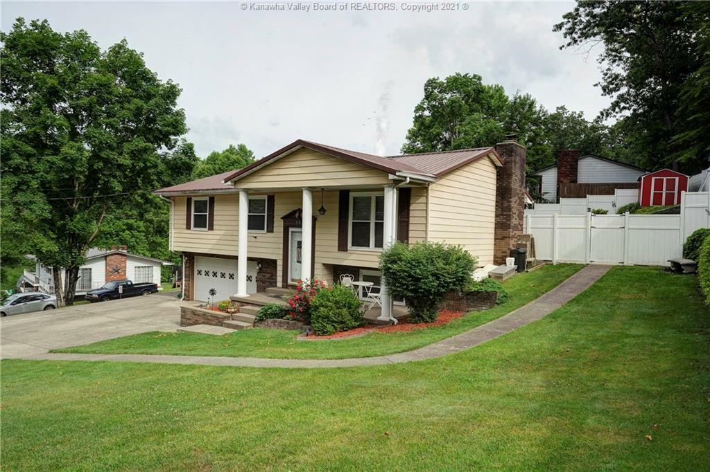 Property Photo: 318 Oakmont Drive WV 25159