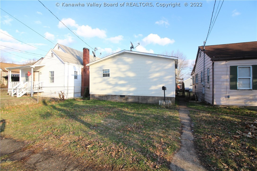 Property Photo: 510 19th Street WV 25064