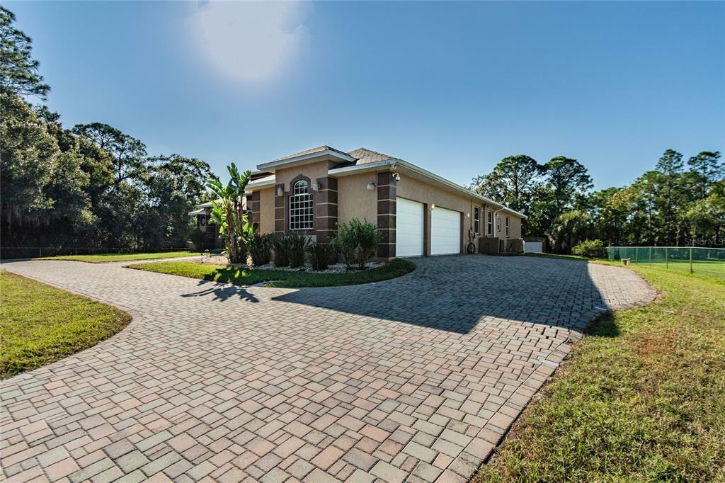 Property Photo:  12402 Memorial Highway  FL 33635 