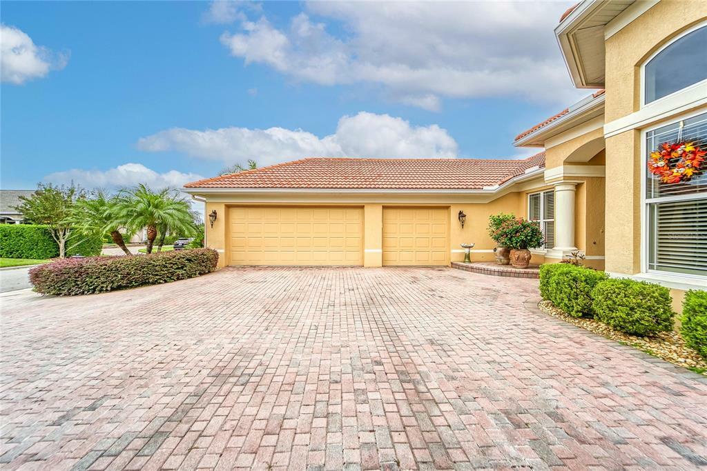 Property Photo:  3130 Legends Circle  FL 33803 