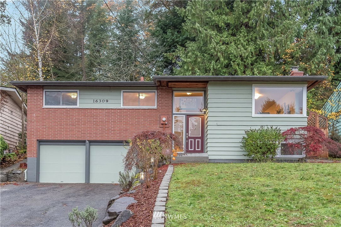 Property Photo:  16309 Densmore Avenue N  WA 98133 