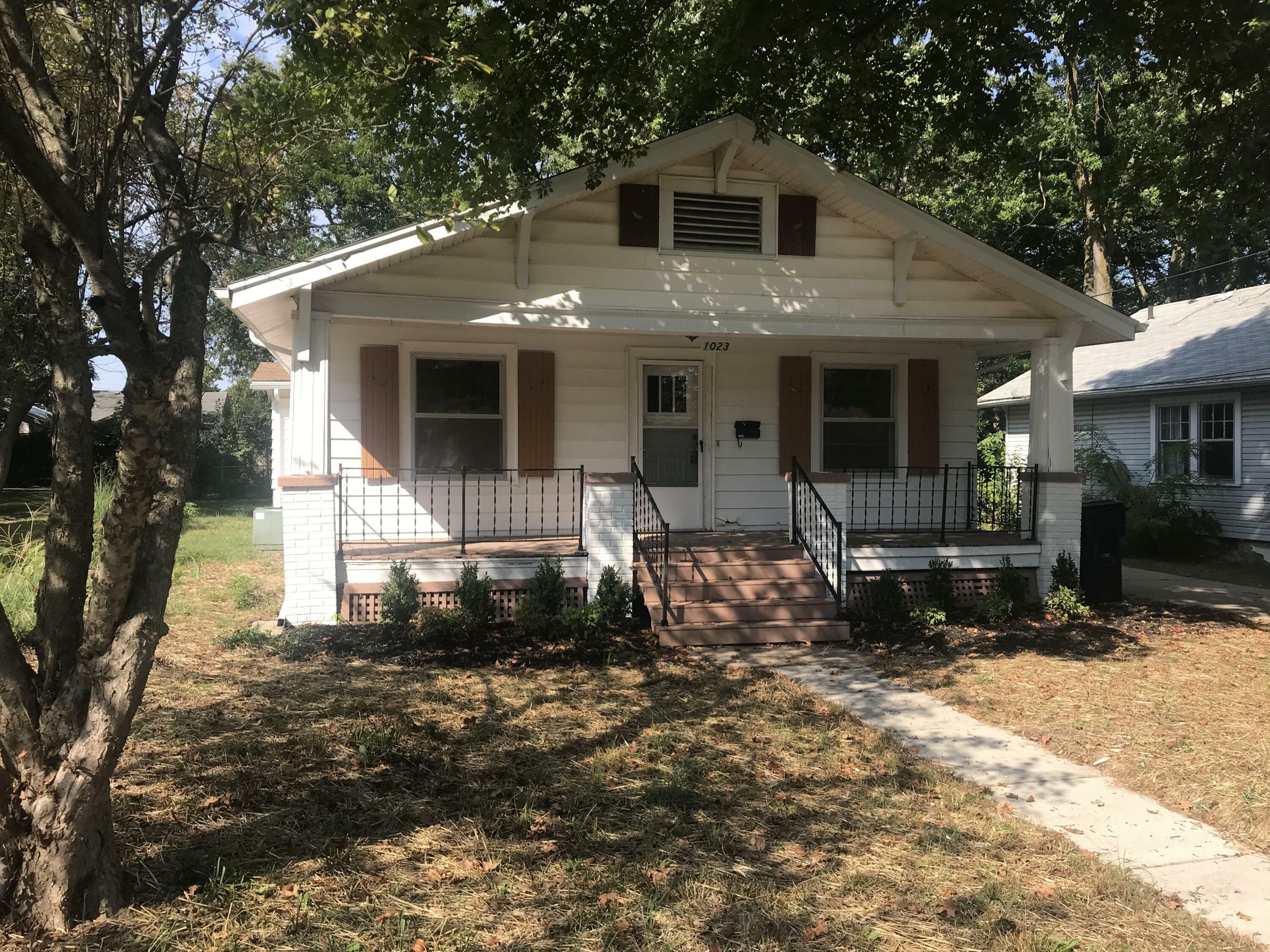 Property Photo: 1023 S Ferguson Avenue MO 65807