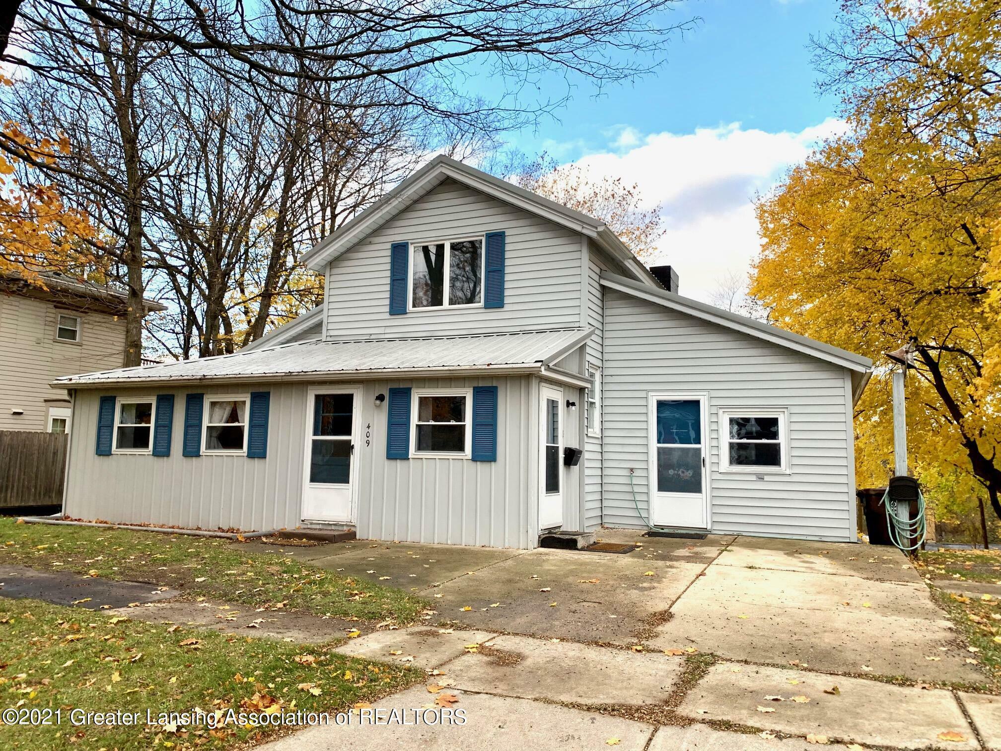 Property Photo:  409 James Street  MI 48875 