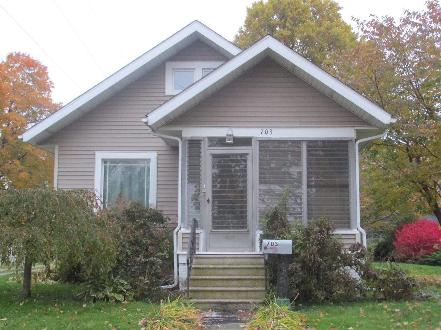 Property Photo: 703 Niles Street IN 46350