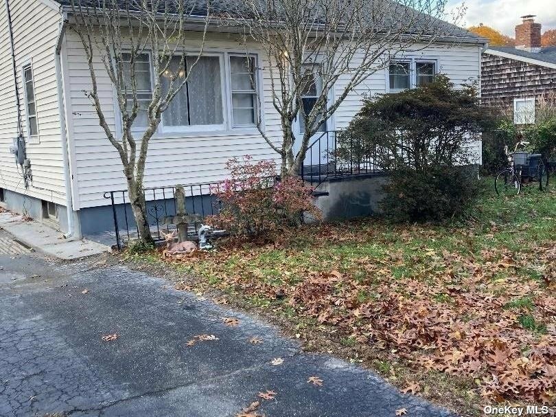 Property Photo:  310 Orchid Drive  NY 11951 