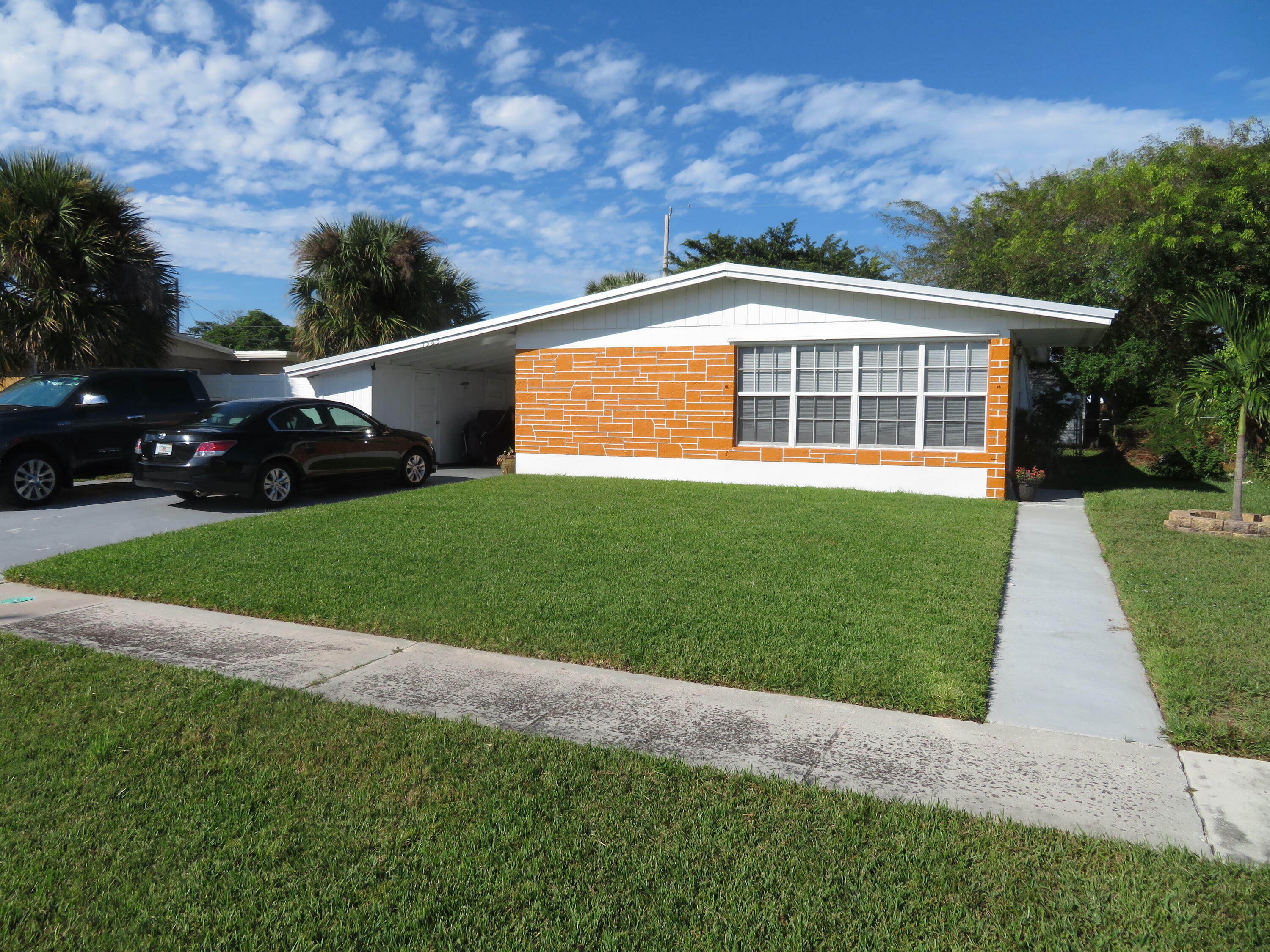 Property Photo: 1365 6th Street FL 33401