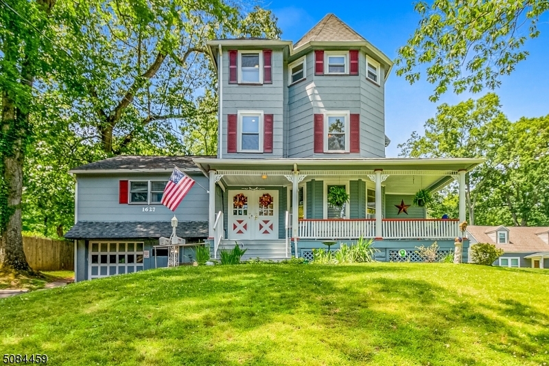 Property Photo:  1627 Prospect Ave  NJ 07060 