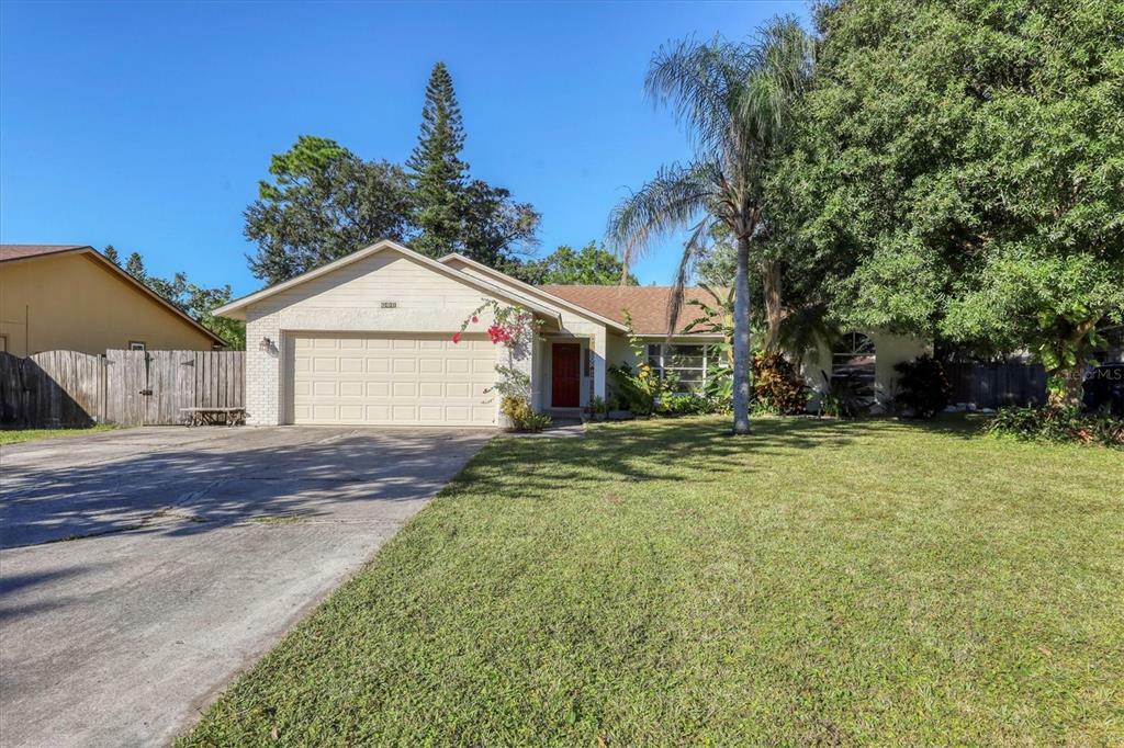 Property Photo:  923 Plum Tree Lane  FL 34243 