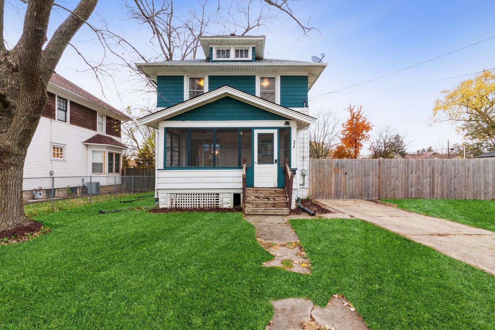 Property Photo:  772 North Avenue  IL 60505 