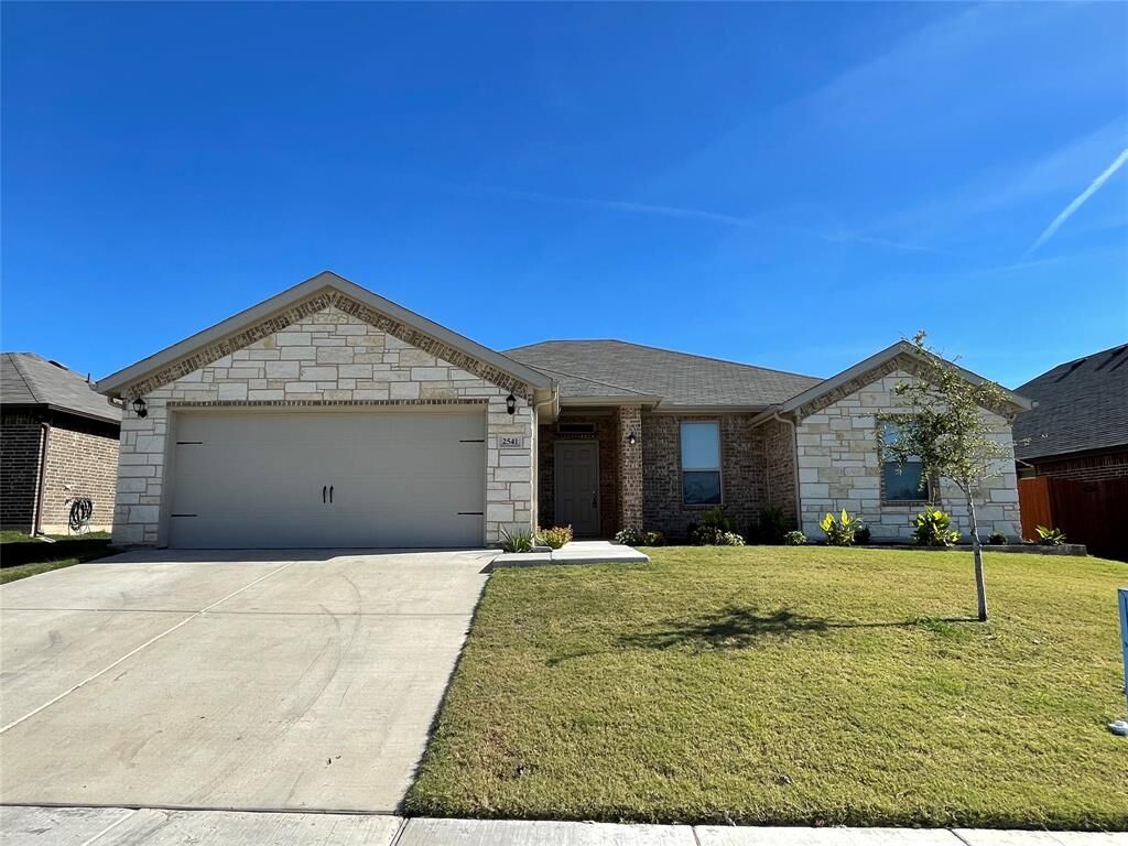 Property Photo:  2541 Doe Run  TX 76087 