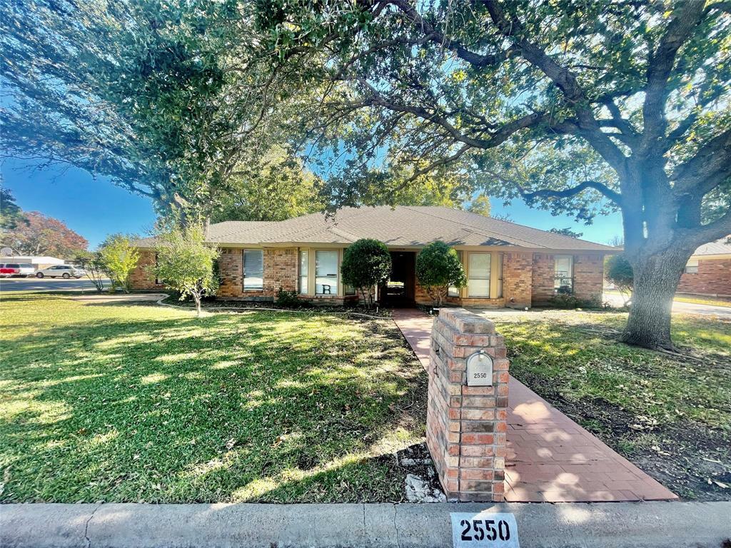 Property Photo:  2550 Woodlake Drive  TX 79606 