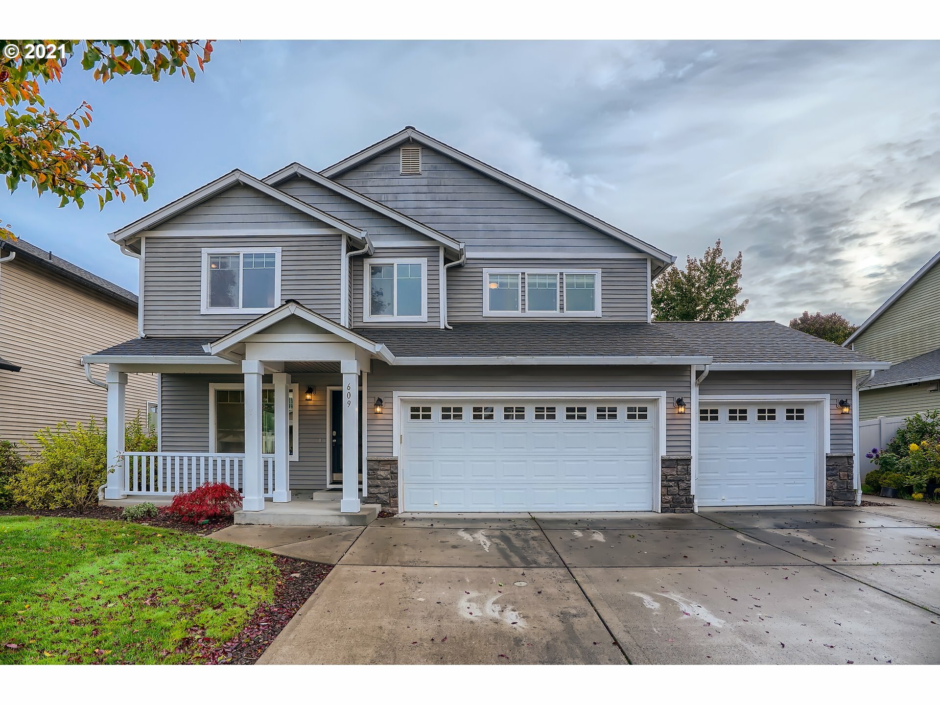 Property Photo: 609 NW 23rd Ave WA 98604