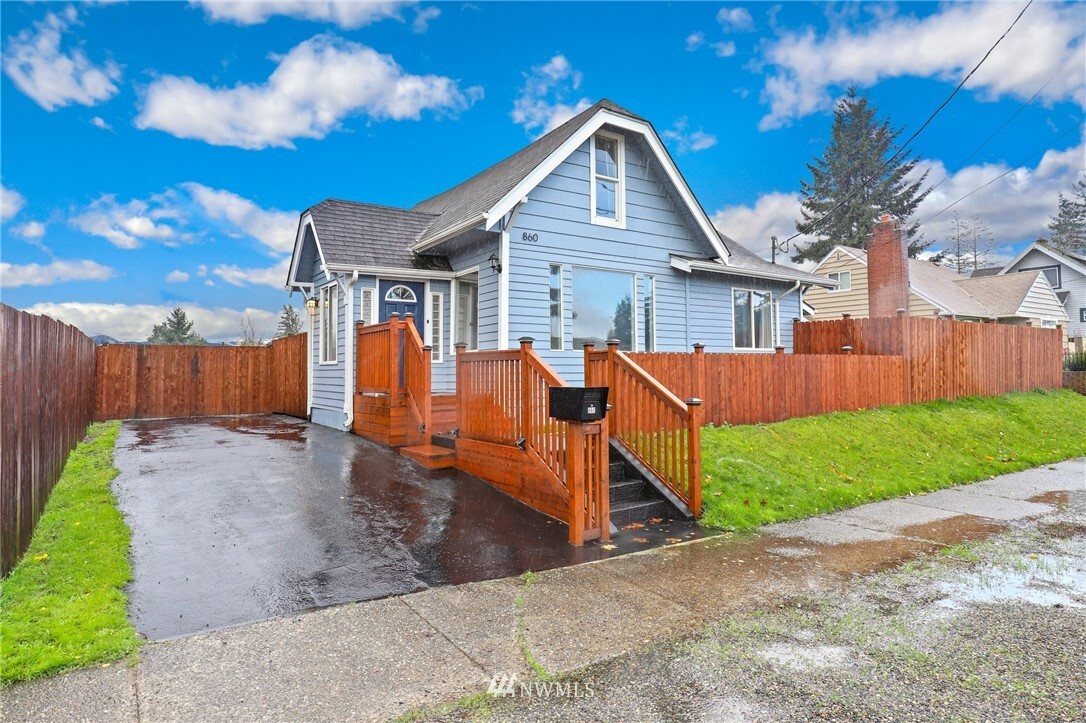 Property Photo: 860 S 68th Street WA 98408