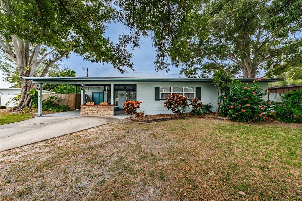 Property Photo: 2800 66th Way N FL 33710