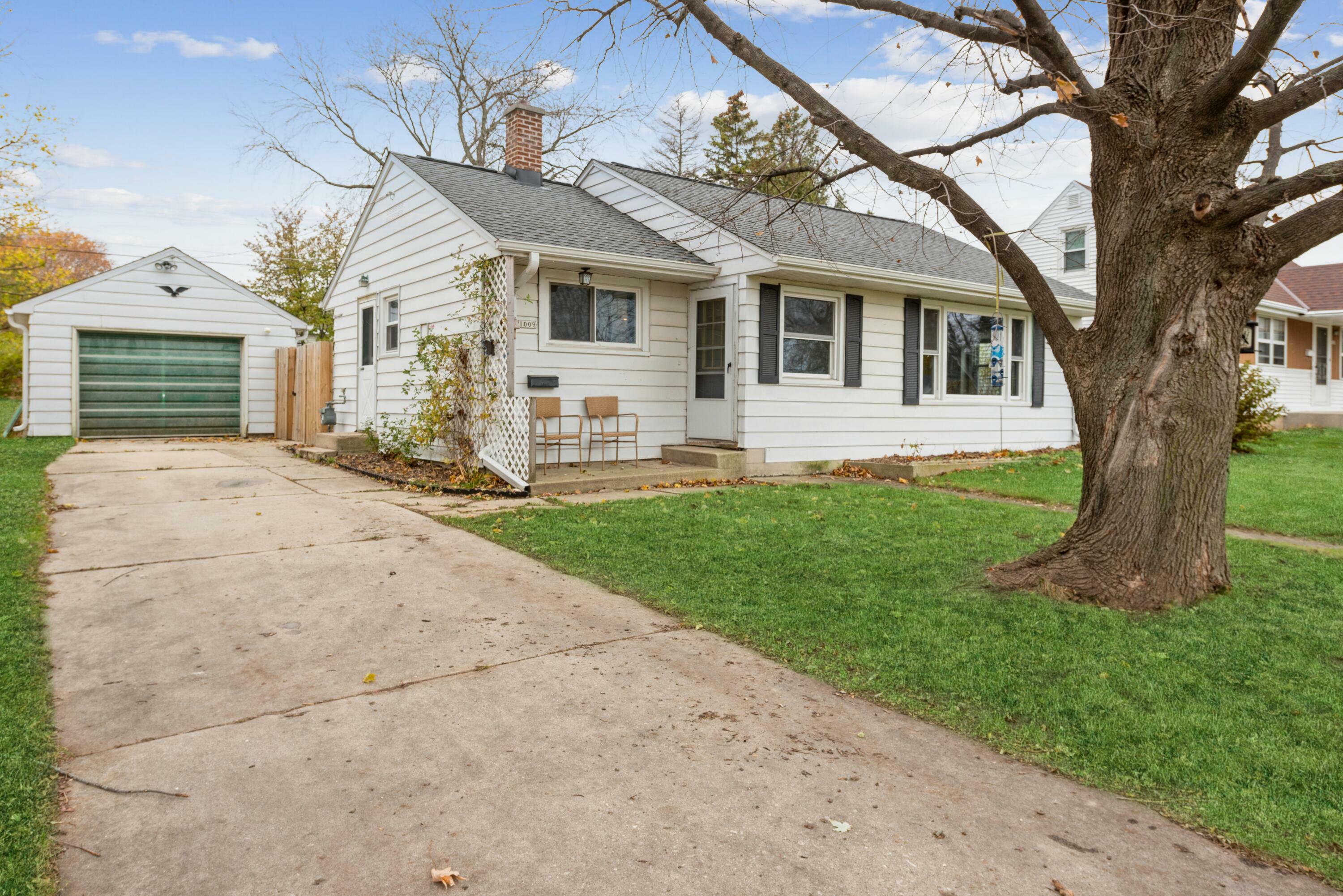 Property Photo:  1009 7th Ave  WI 53024 