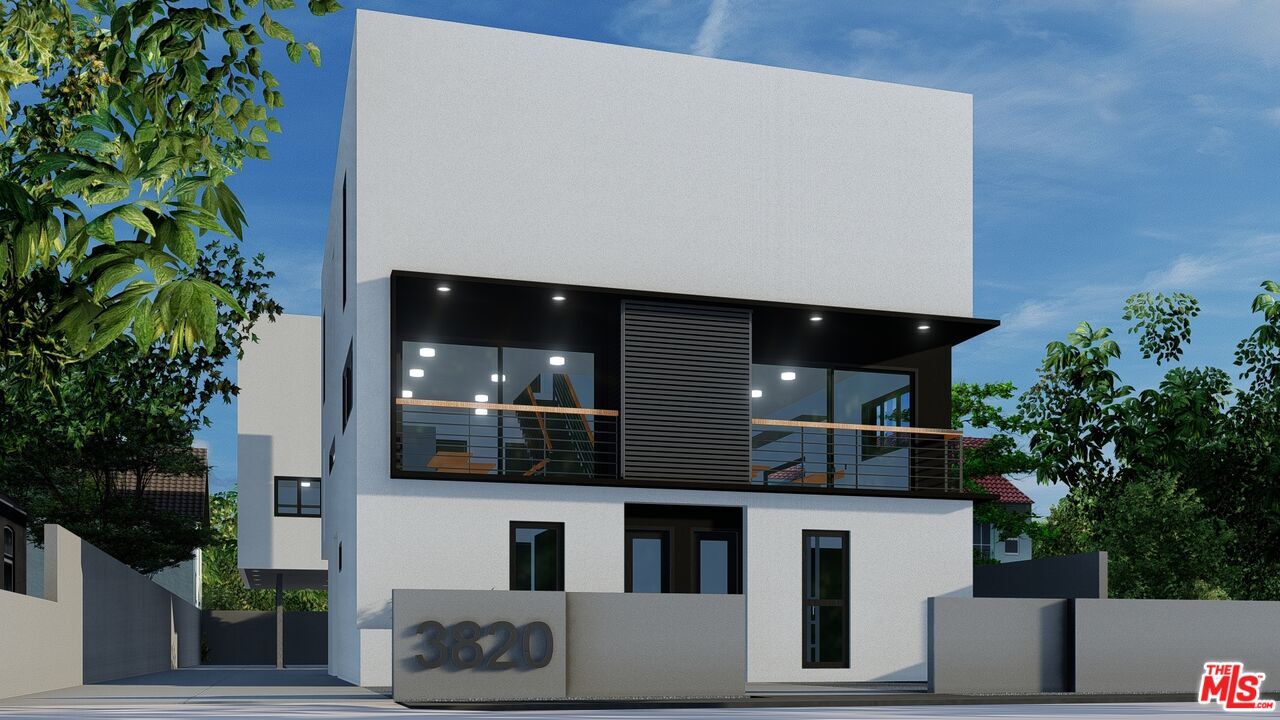 Property Photo:  660  N Mariposa Ave  CA 90004