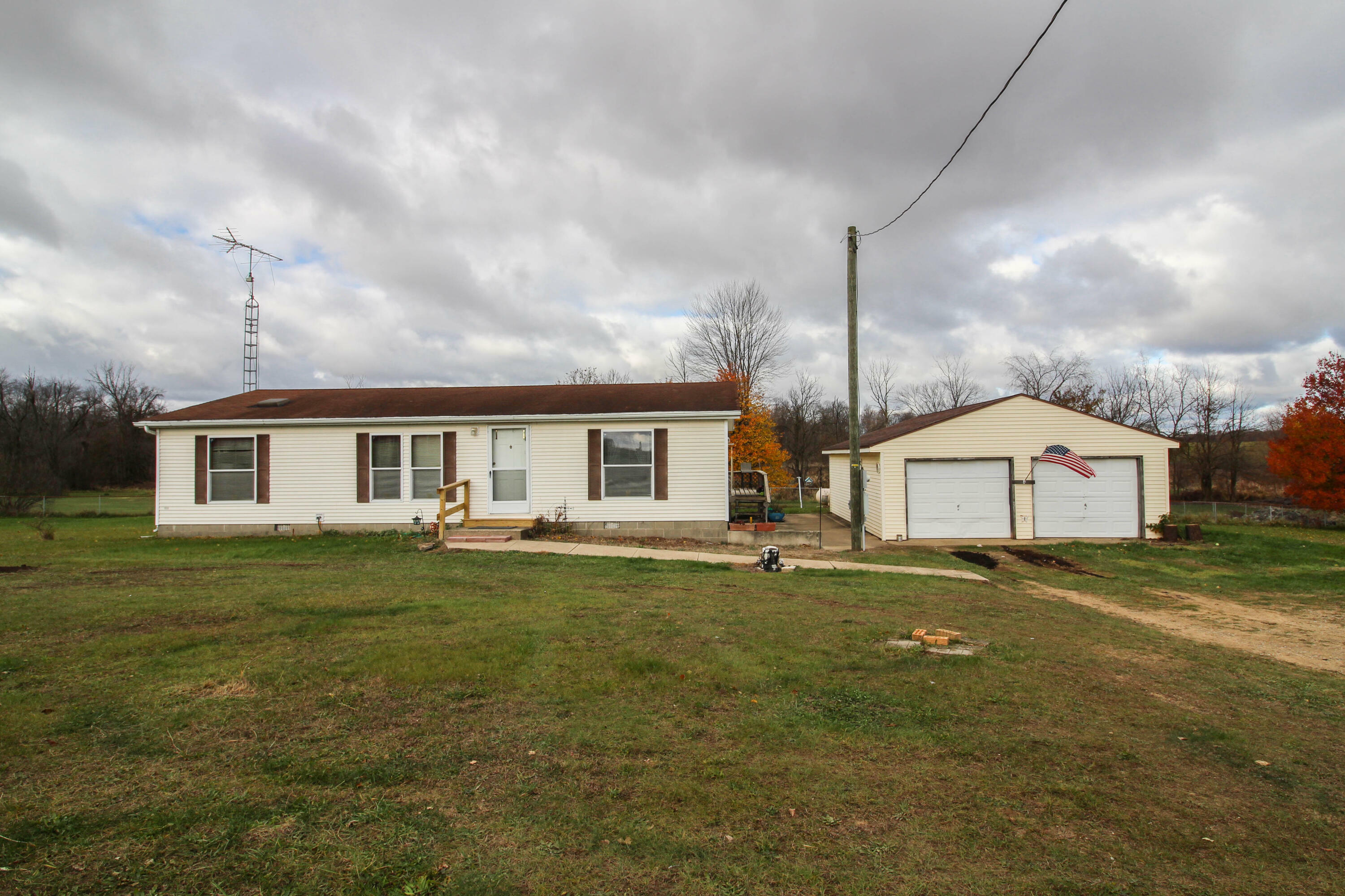 53930 Delong Road  Marcellus MI 49067 photo