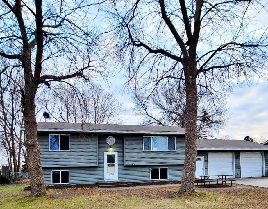 Property Photo:  630 Nelson Boulevard  MN 55363 