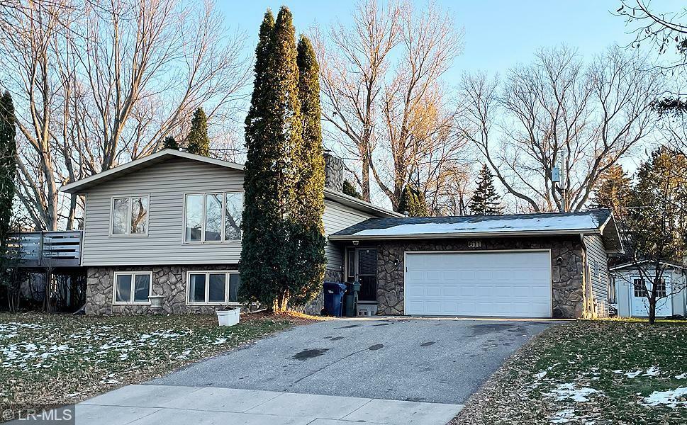 Property Photo:  611 W Channing Avenue  MN 56537 