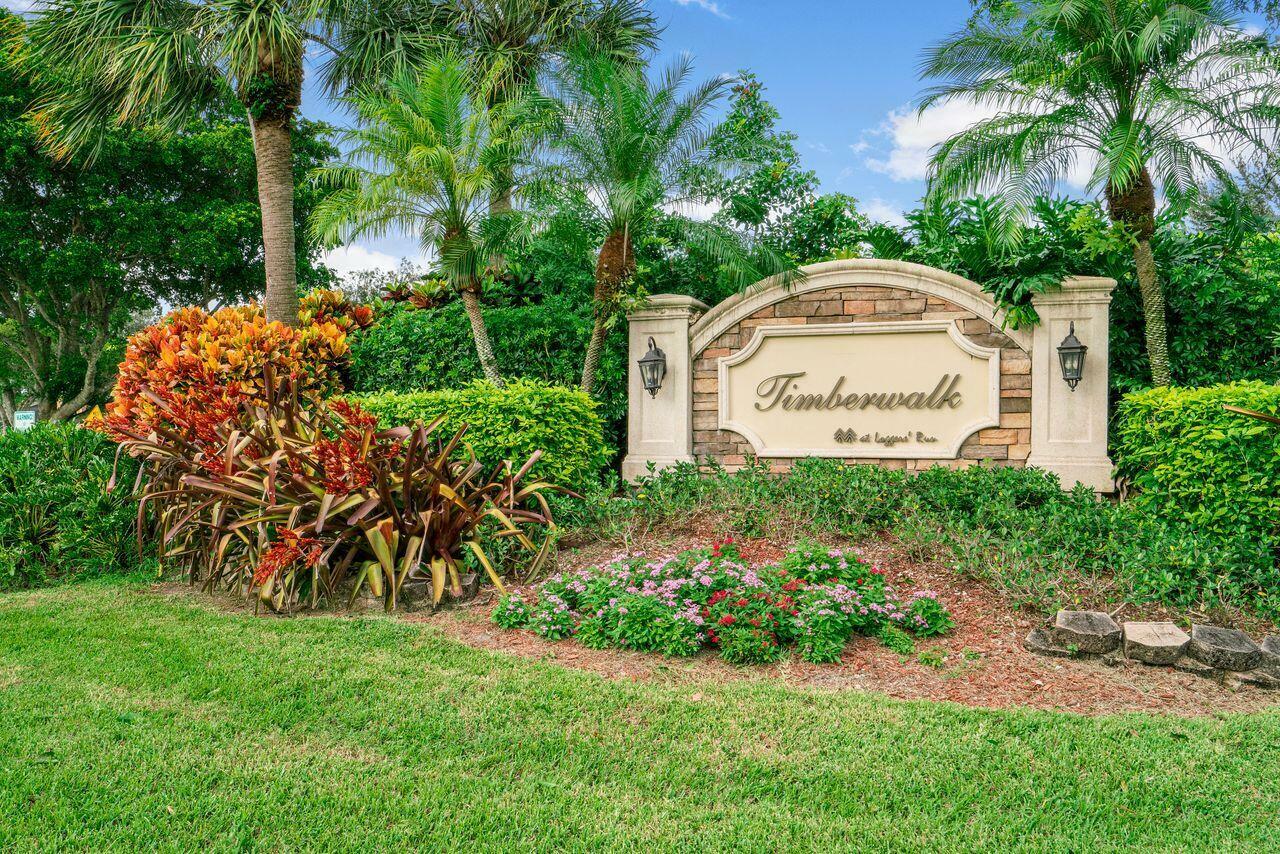 Property Photo: 22618 Vistawood Way FL 33428