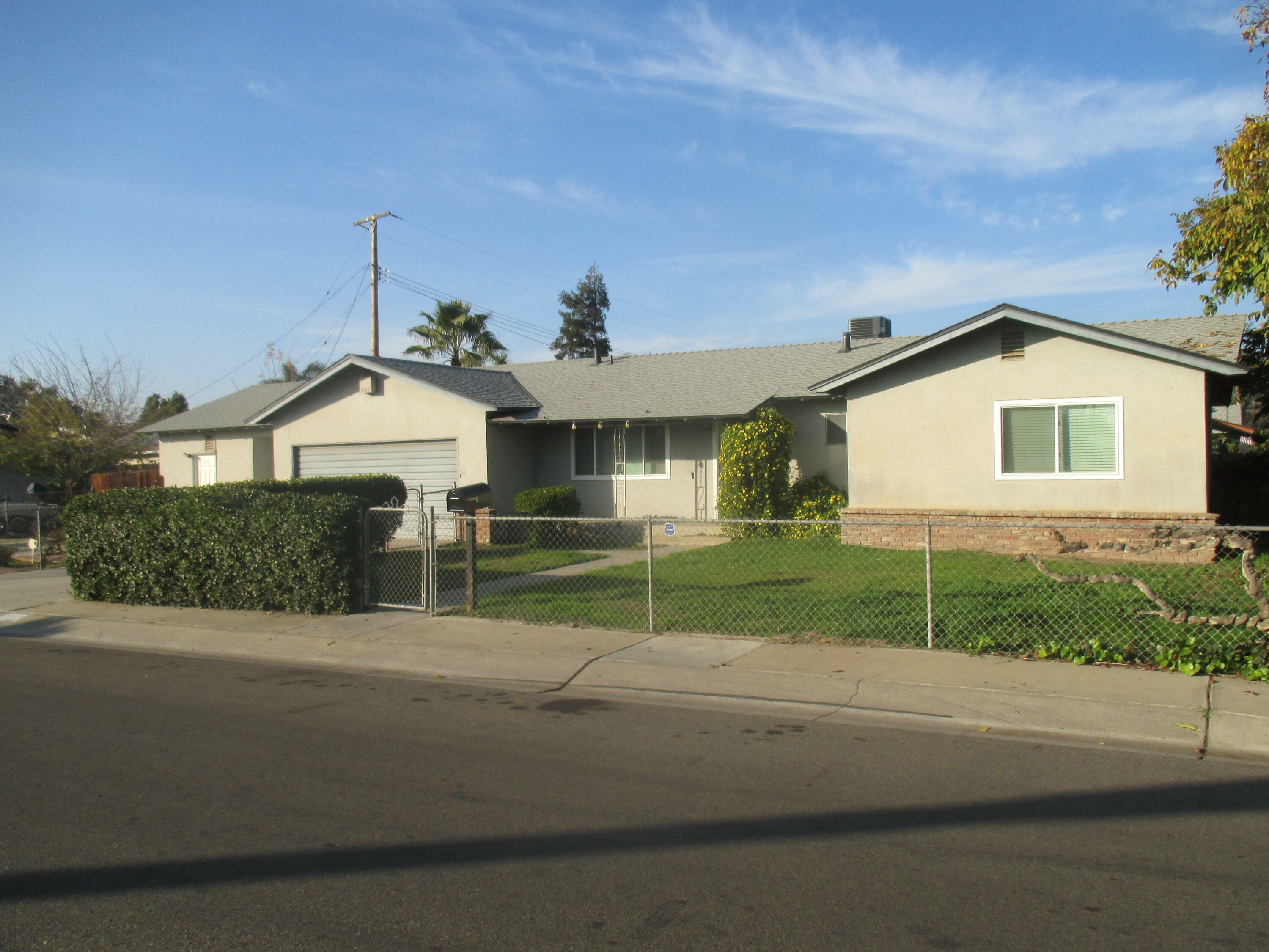 Property Photo:  2042 E Ash Avenue  CA 93274 