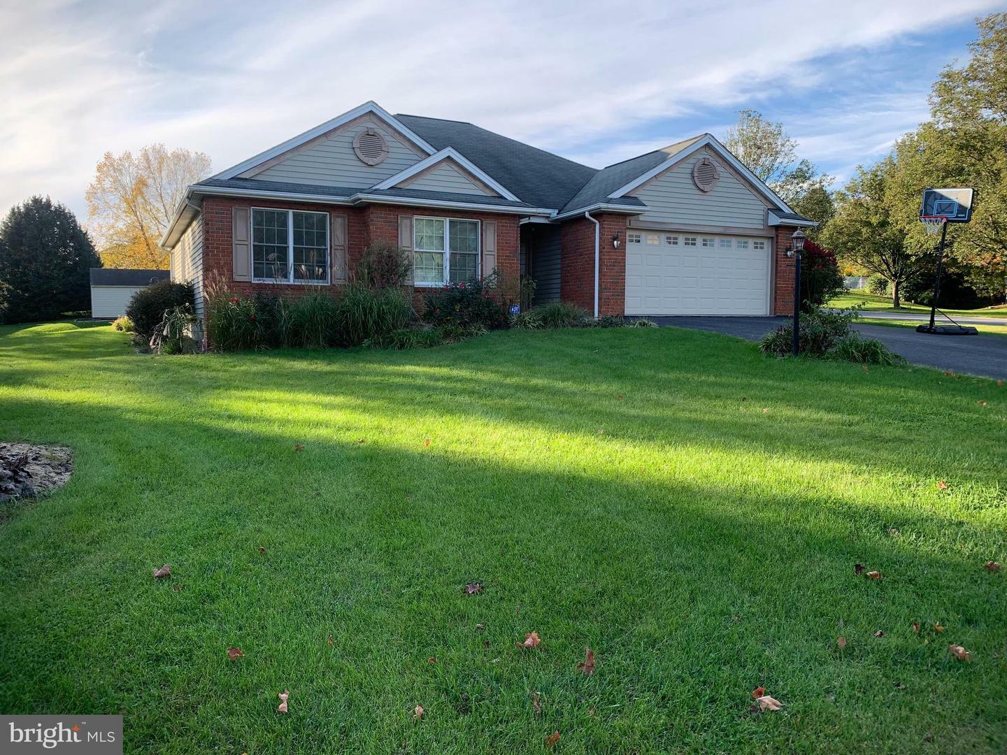 Property Photo: 901 Harnish Street PA 17078