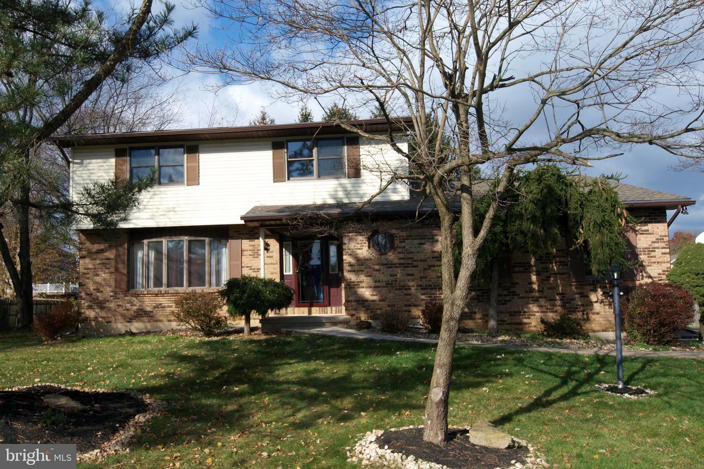 Property Photo:  6013 Hemlock Road  PA 18104 