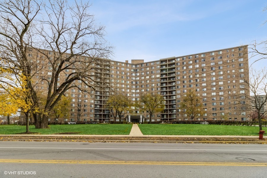 Property Photo:  7141 N Kedzie Avenue 503  IL 60645 