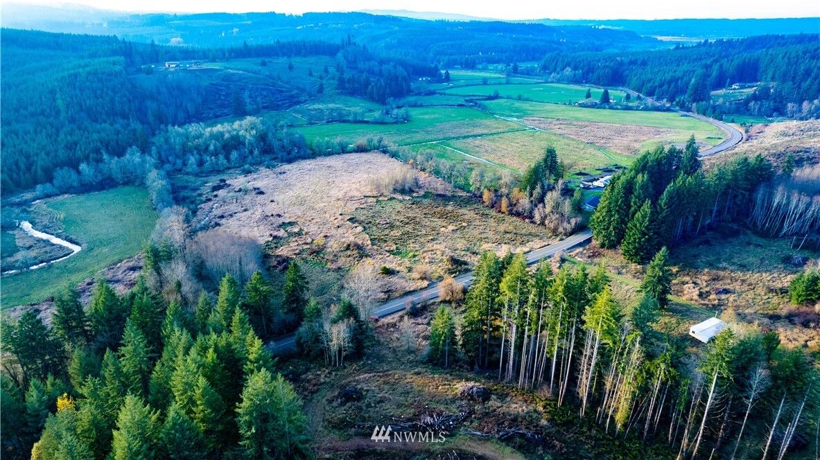 Property Photo: 952 Pleasant Valley Road WA 98532