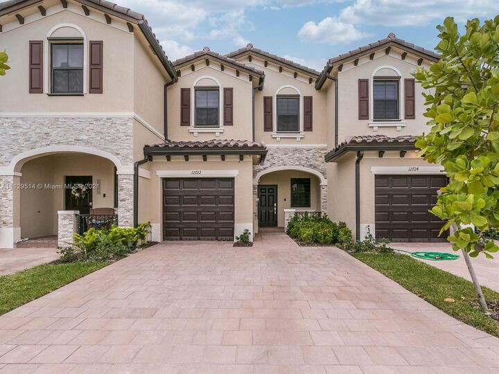 12722 SW 230th St  Miami FL 33170 photo