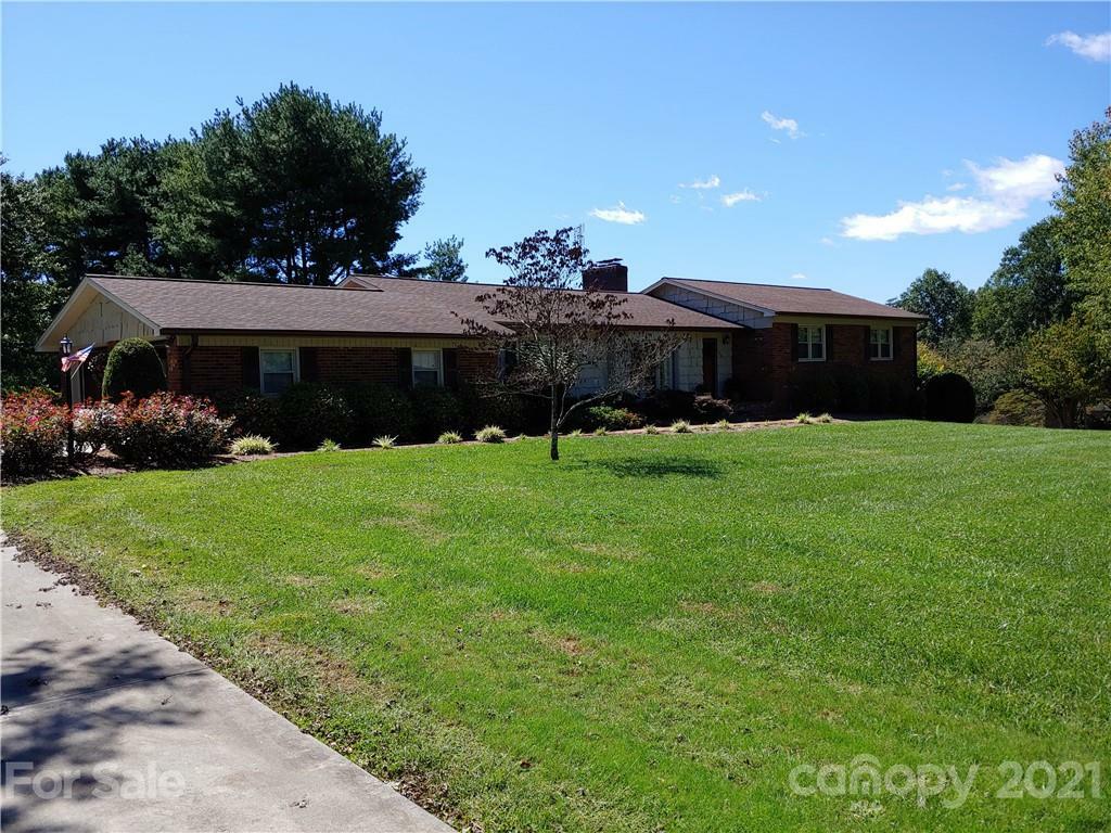 Property Photo:  150 Raven Pinoak Street  NC 28697 