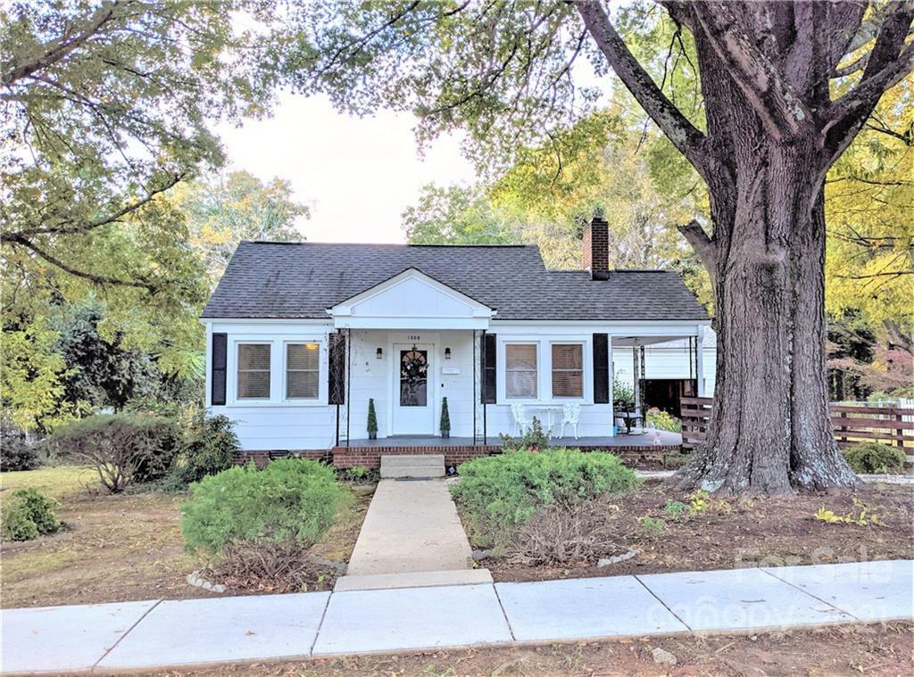 Property Photo:  1008 Franklin Street  NC 28023 