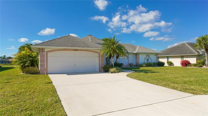 Property Photo:  12875 SW Pembroke Circle N  FL 34269 