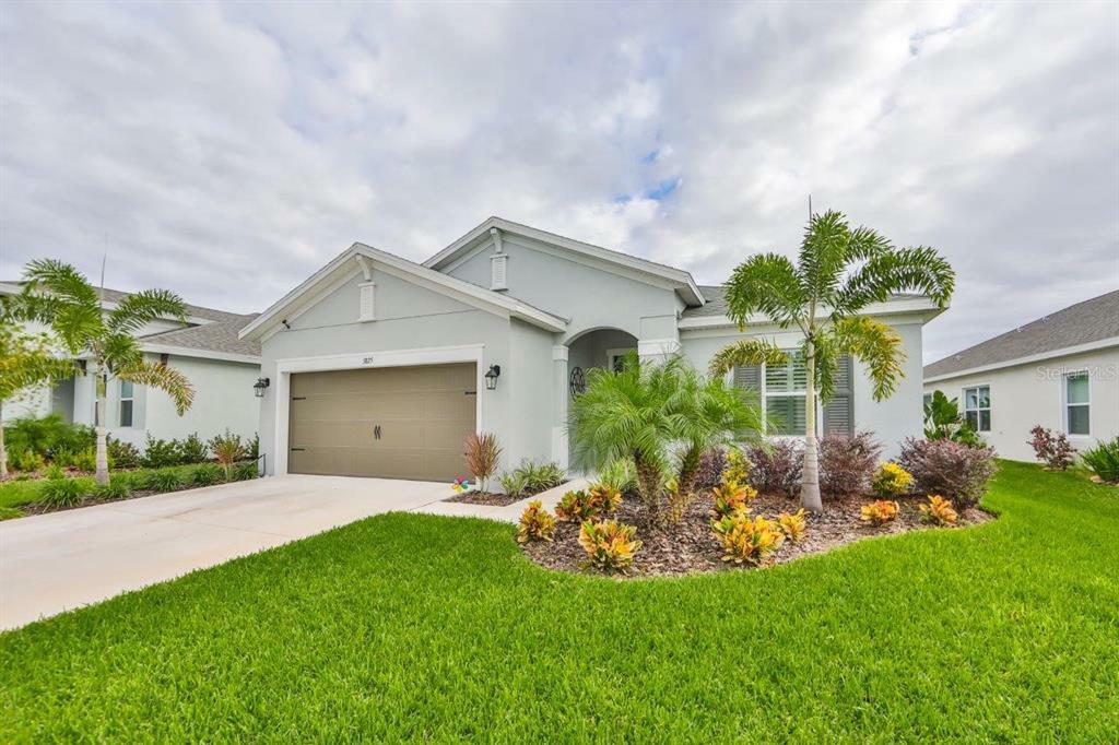 Property Photo:  5825 Silver Sun Drive  FL 33572 