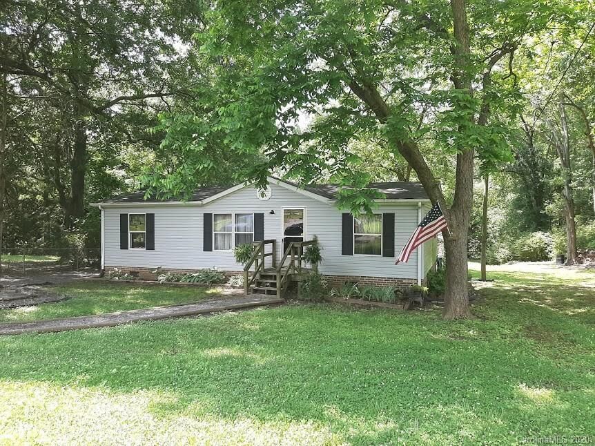 Property Photo: 417 Rhyne Circle NC 28054