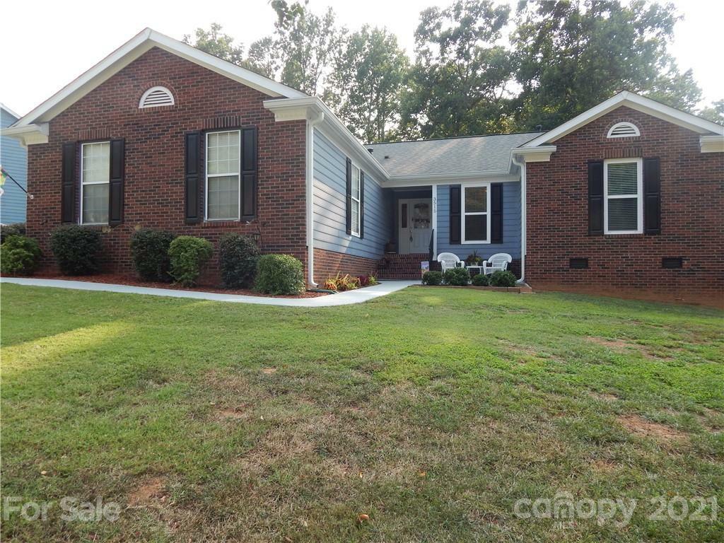 Property Photo:  3515 Crescent Knoll Drive  NC 28105 