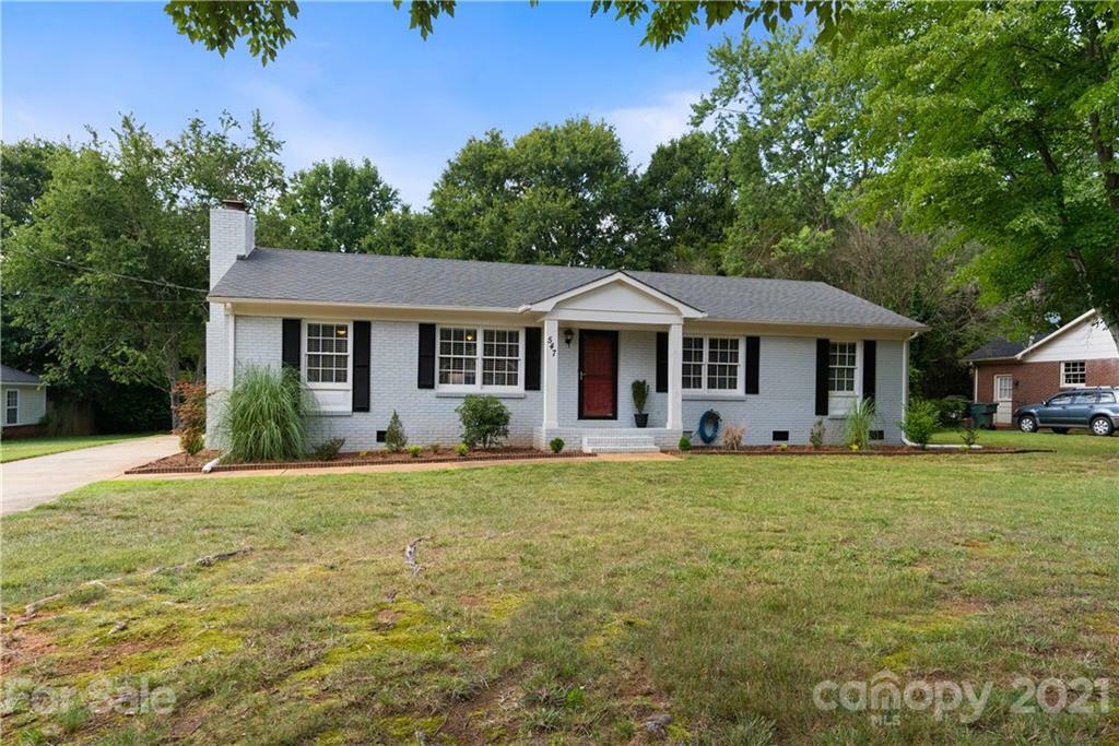 Property Photo:  547 Whitethorn Drive  NC 28054 