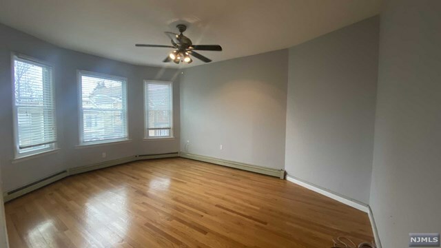 Property Photo:  33 Washington Street 2  NJ 07029 