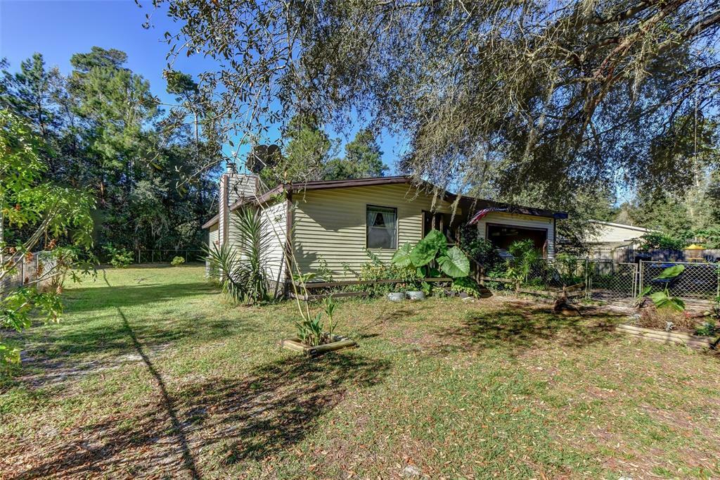 Property Photo:  42201 Pine Valley Drive  FL 32767 