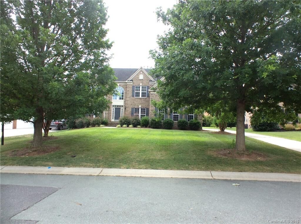 Property Photo: 7605 Berryfield Court NC 28173