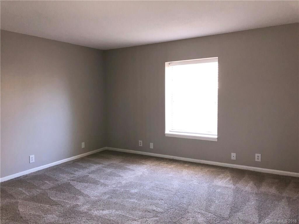 Property Photo: 2606 Park Road NC 28209