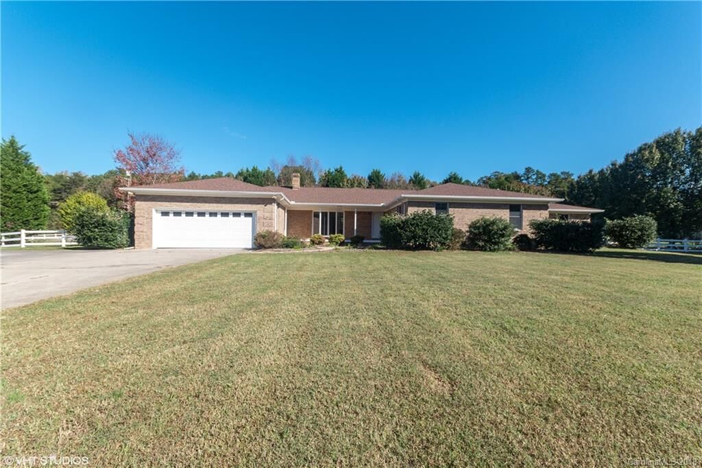 Property Photo: 7620 Bringle Ferry Road NC 28146