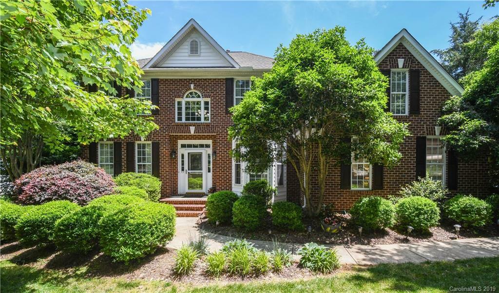 Property Photo: 6320 Hollow Oak Drive NC 28227