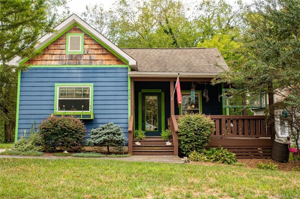 Property Photo: 734 Herrin Avenue NC 28205