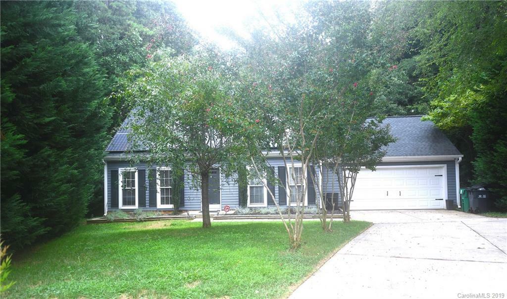 Property Photo:  8119 Chestnut Ridge Drive  NC 28215 