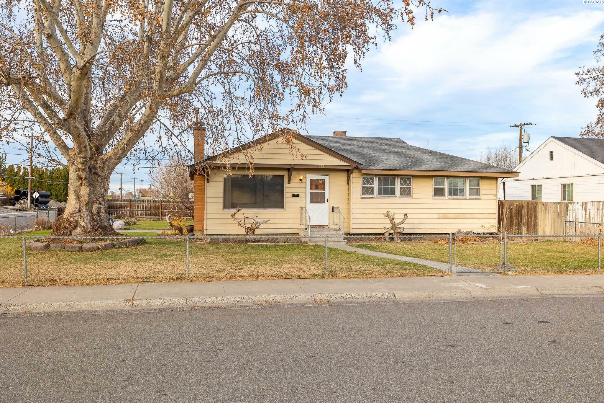 614 W 16th Ave  Kennewick WA 99337 photo