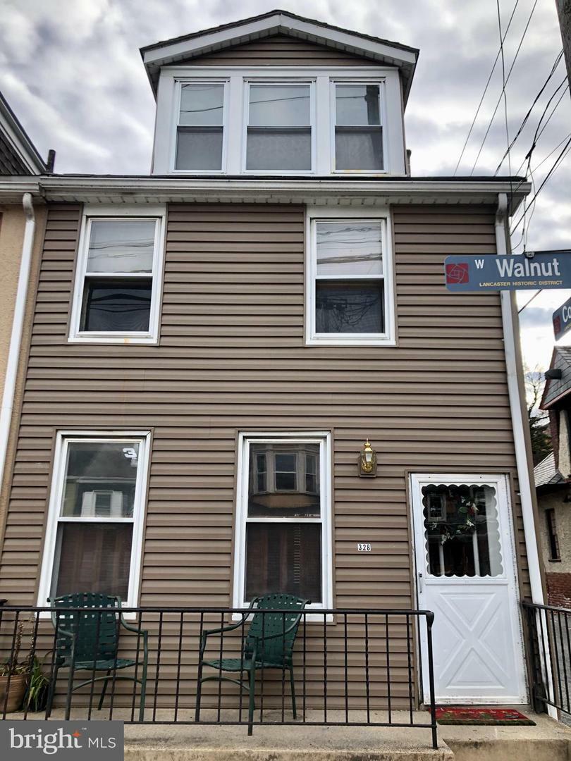 Property Photo: 328 W Walnut Street PA 17603