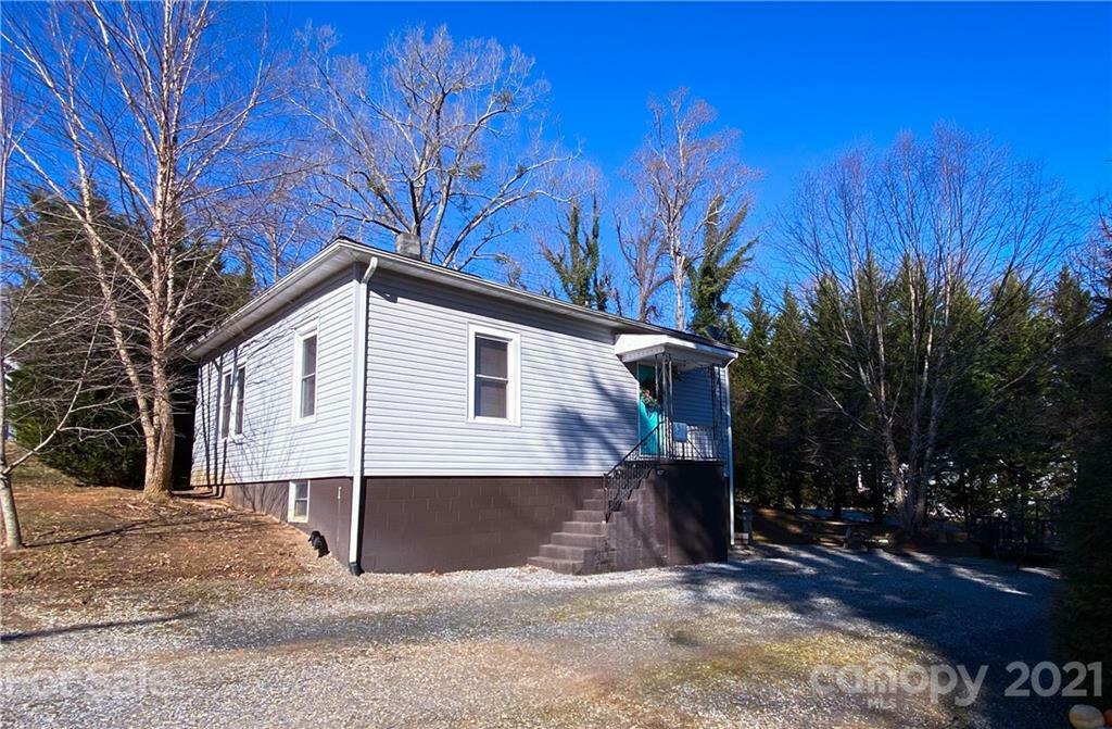 Property Photo:  427 Carolina Avenue  NC 28752 